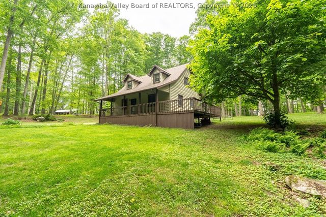413 Red Willow Road, Cool Ridge, WV 25825