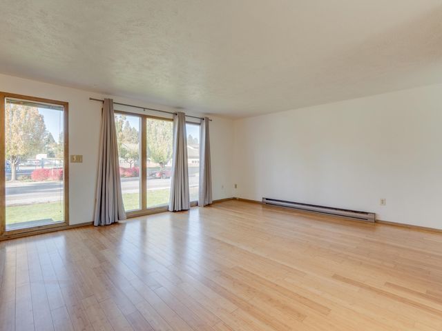 11922 E 24th Ave, Spokane Valley, WA 99206