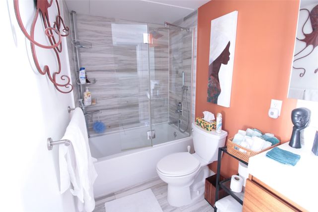 440 Paradise Isle Boulevard 105, Hallandale Beach, FL 33009