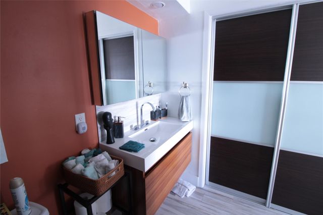 440 Paradise Isle Boulevard 105, Hallandale Beach, FL 33009