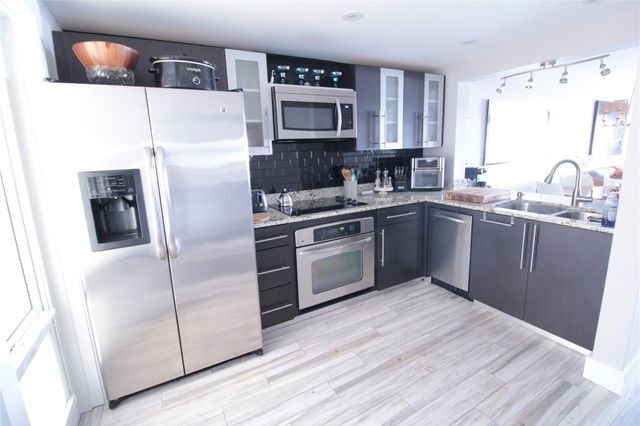 440 Paradise Isle Boulevard 105, Hallandale Beach, FL 33009