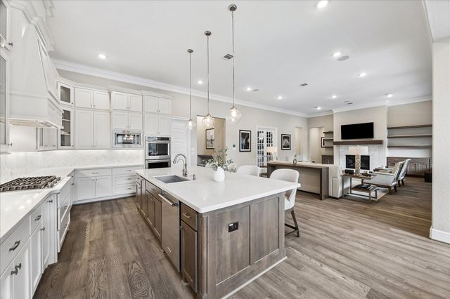 8542 Tombron Grove Road, Magnolia, TX 77354