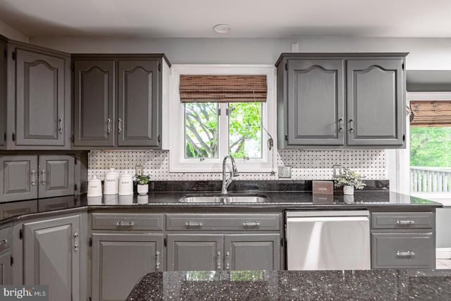 2144 SADDLERIDGE RD, Lancaster, PA 17601