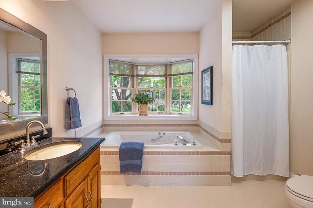 2144 SADDLERIDGE RD, Lancaster, PA 17601