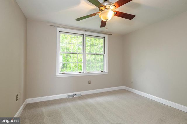 2144 SADDLERIDGE RD, Lancaster, PA 17601