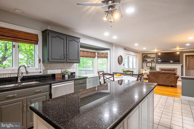 2144 SADDLERIDGE RD, Lancaster, PA 17601