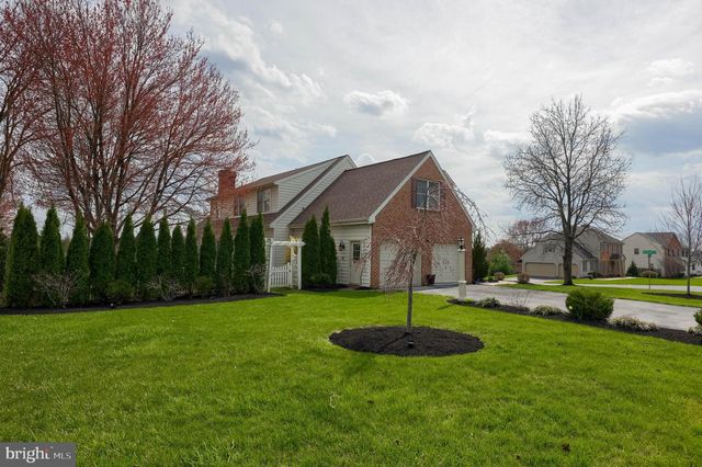 2144 SADDLERIDGE RD, Lancaster, PA 17601