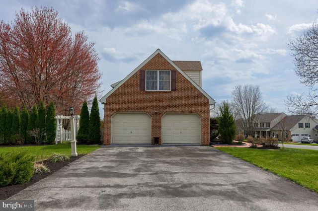 2144 SADDLERIDGE RD, Lancaster, PA 17601