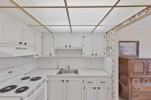 1811 BEDFORD LANE 163, Sun City Center, FL 33573