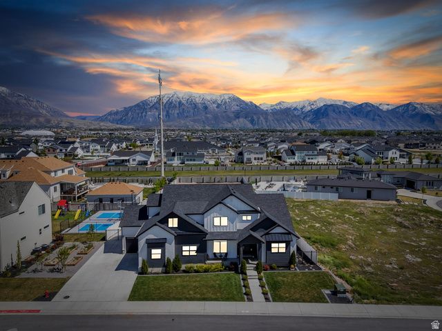 208 N BAY DR, Vineyard, UT 84059