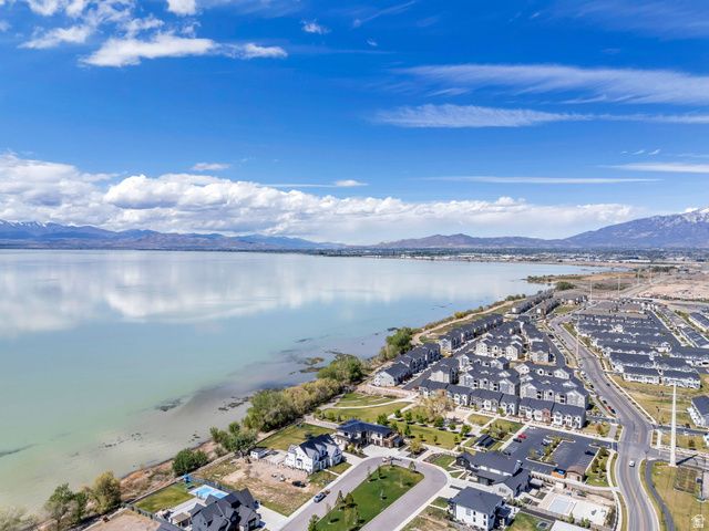 208 N BAY DR, Vineyard, UT 84059