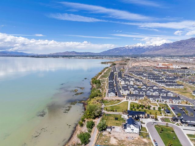 208 N BAY DR, Vineyard, UT 84059