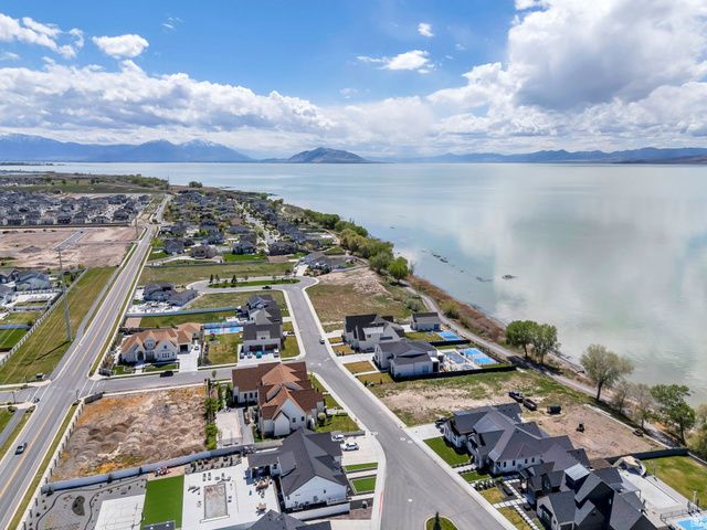 208 N BAY DR, Vineyard, UT 84059