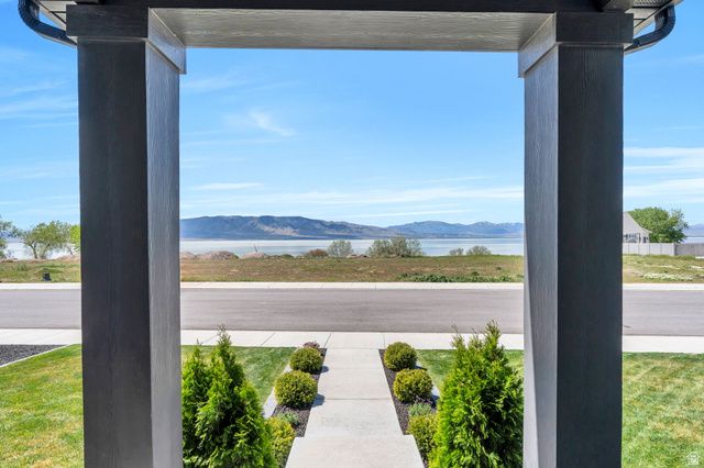 208 N BAY DR, Vineyard, UT 84059