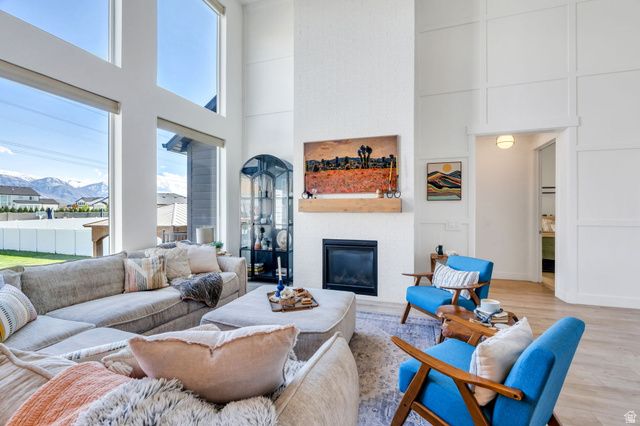 208 N BAY DR, Vineyard, UT 84059