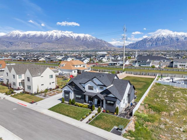 208 N BAY DR, Vineyard, UT 84059