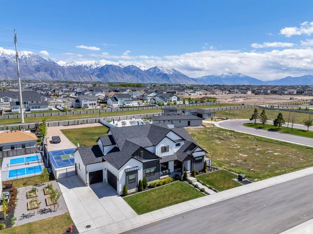 208 N BAY DR, Vineyard, UT 84059