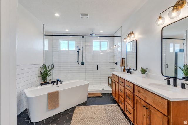 208 N BAY DR, Vineyard, UT 84059