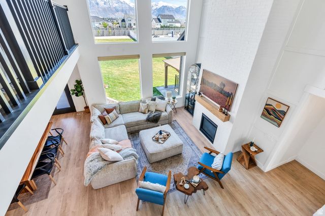 208 N BAY DR, Vineyard, UT 84059