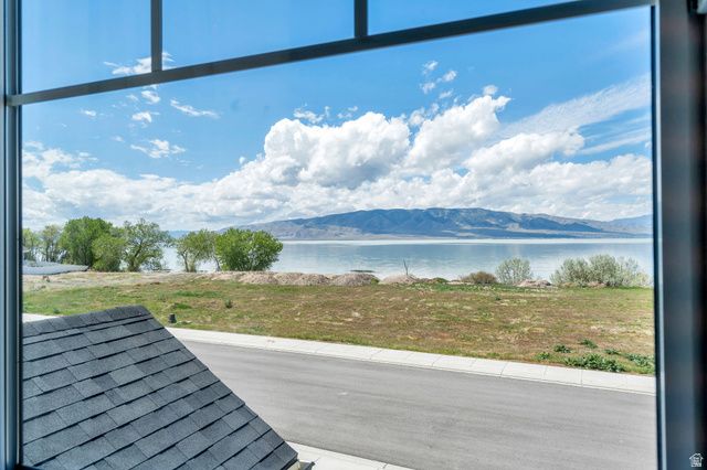208 N BAY DR, Vineyard, UT 84059