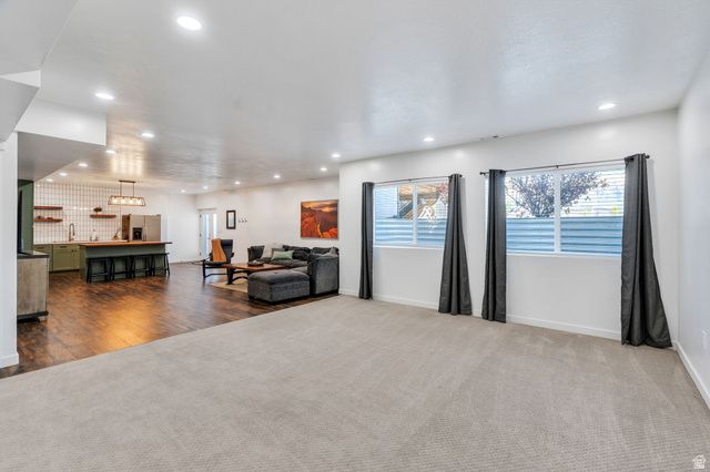 208 N BAY DR, Vineyard, UT 84059