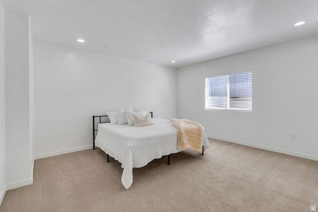 208 N BAY DR, Vineyard, UT 84059