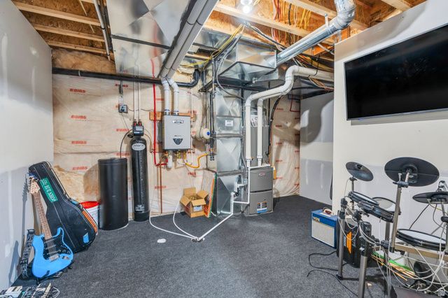 208 N BAY DR, Vineyard, UT 84059