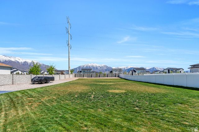 208 N BAY DR, Vineyard, UT 84059