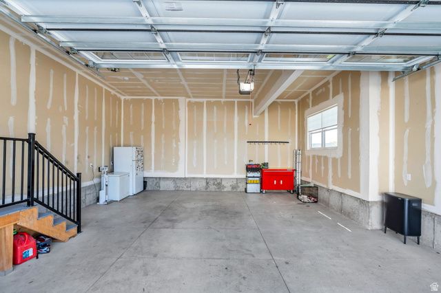 208 N BAY DR, Vineyard, UT 84059