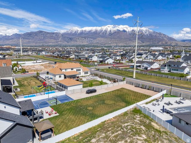208 N BAY DR, Vineyard, UT 84059
