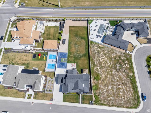 208 N BAY DR, Vineyard, UT 84059