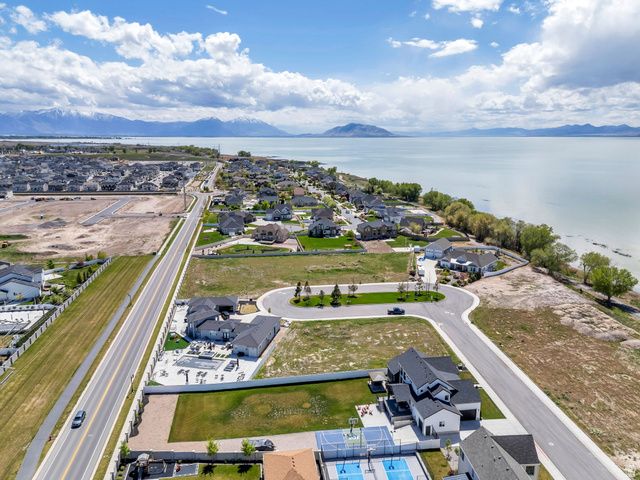 208 N BAY DR, Vineyard, UT 84059