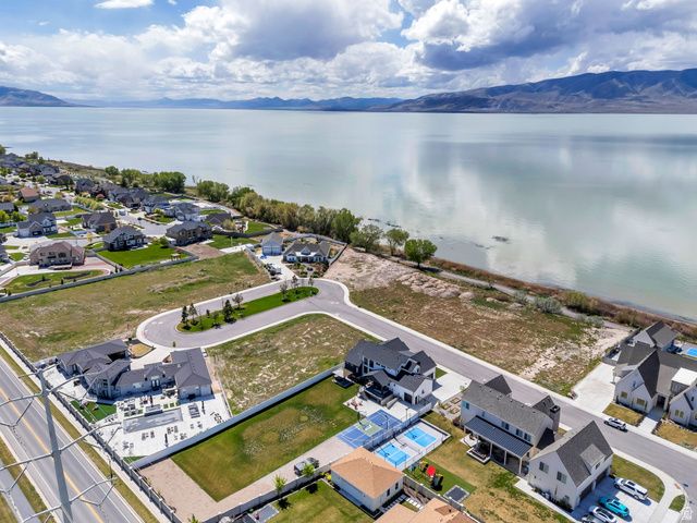 208 N BAY DR, Vineyard, UT 84059