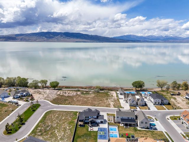 208 N BAY DR, Vineyard, UT 84059