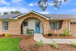2605 Perry Lane, Alvin, TX 77511
