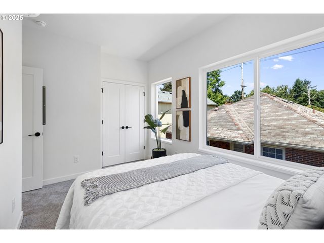 6916 N SWIFT St, Portland, OR 97203