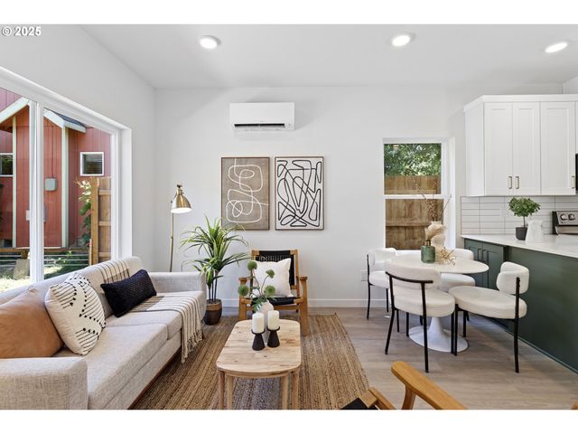 6916 N SWIFT St, Portland, OR 97203