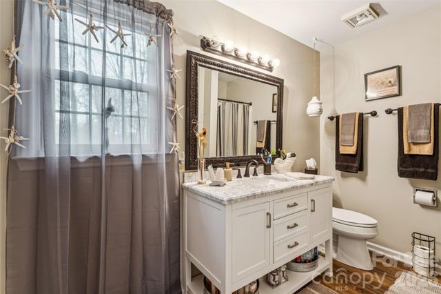 5220 Bridge Pointe Drive, Clemmons, NC 27012