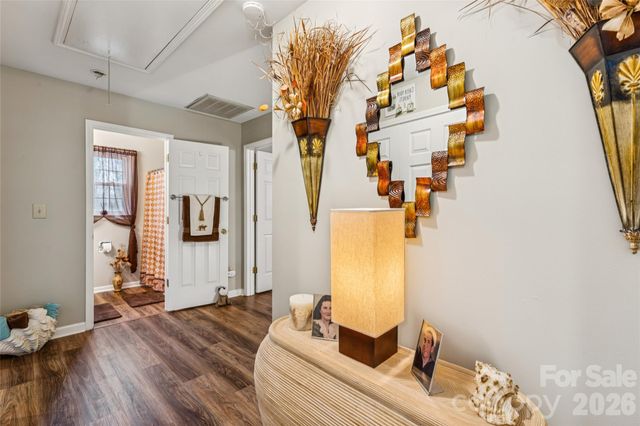 5220 Bridge Pointe Drive, Clemmons, NC 27012