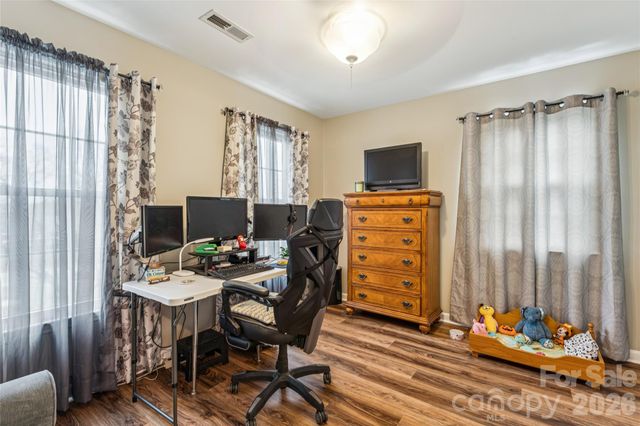 5220 Bridge Pointe Drive, Clemmons, NC 27012