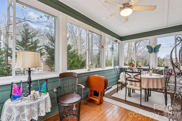 5220 Bridge Pointe Drive, Clemmons, NC 27012