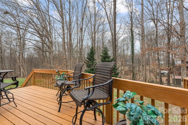 5220 Bridge Pointe Drive, Clemmons, NC 27012