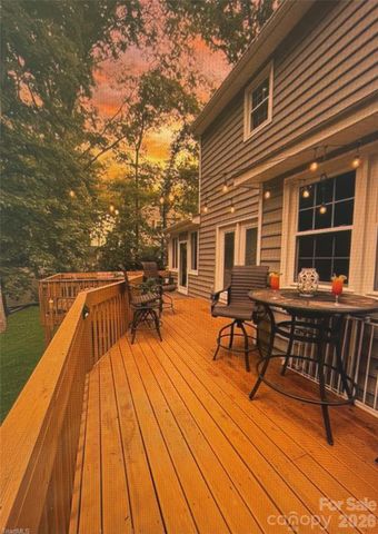 5220 Bridge Pointe Drive, Clemmons, NC 27012