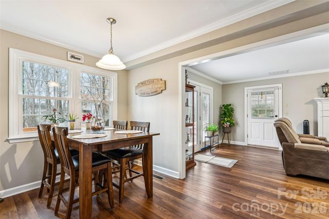 5220 Bridge Pointe Drive, Clemmons, NC 27012