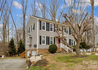 5220 Bridge Pointe Drive, Clemmons, NC 27012