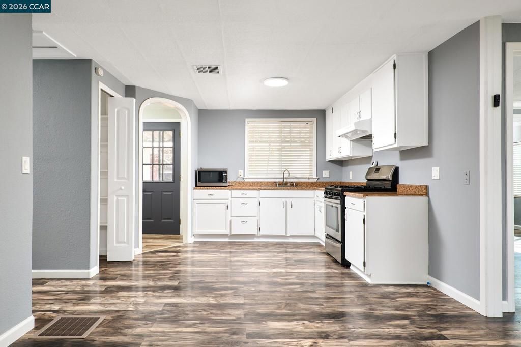 Image 11 of property listing at 16711 16711 Marsh Creek Road, Clayton, CA 94517