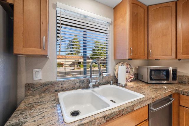 40667 La Costa Circle W, Palm Desert, CA 92211