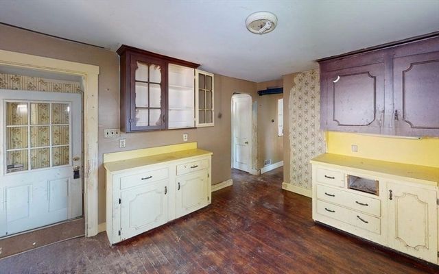 54 Oxford St, Fairhaven, MA 02719