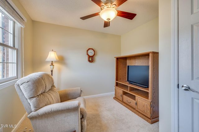 701 Dewberry Circle, Kingsport, TN 37663