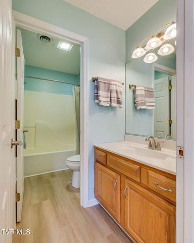 701 Dewberry Circle, Kingsport, TN 37663